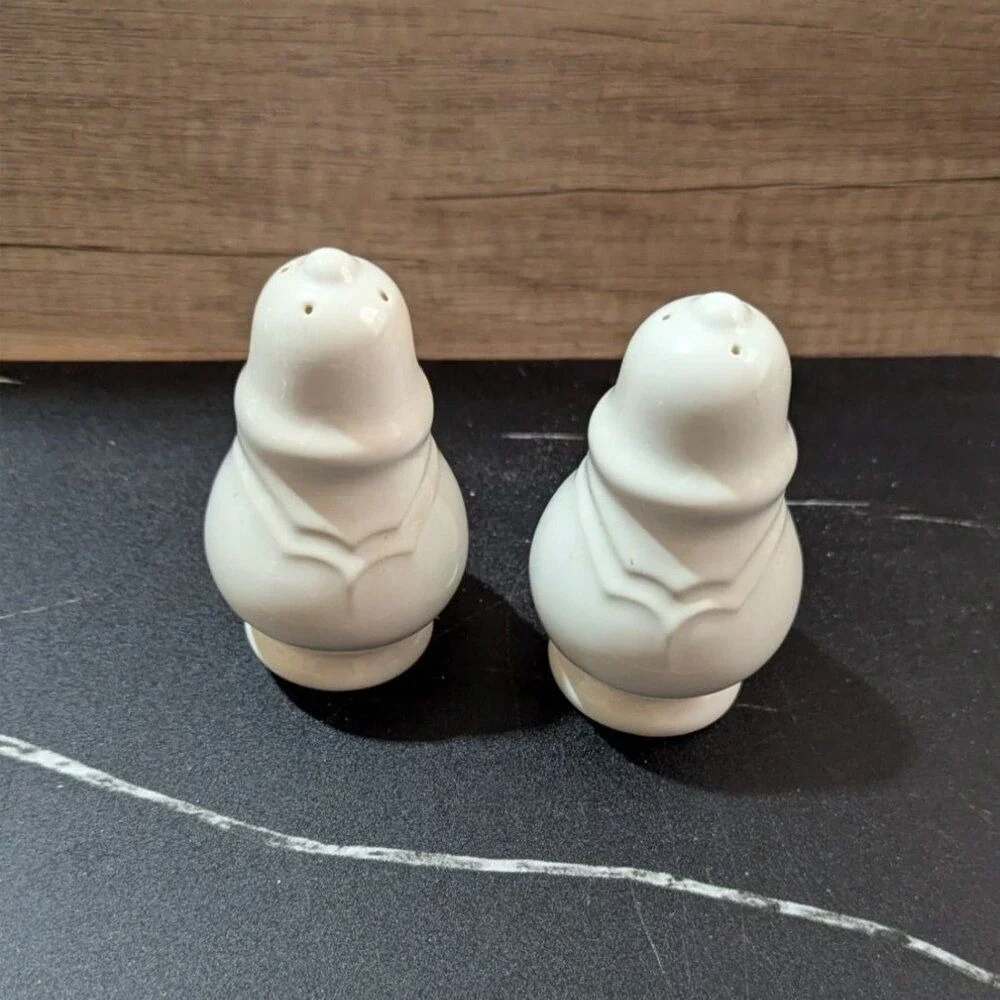 Pfaltzgraff Gazebo White Salt & Pepper Shakers Vintage Ceramic 3 Inches Pre-Owne